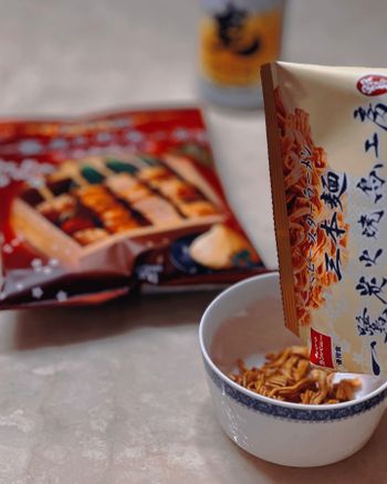 [嘴饞零食]颱風天不無聊，我有星太郎點心麵，陪我度過追劇時光