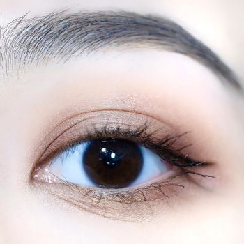 HUDA BEAUTY眼妝