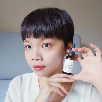 【打造完美Ｖ臉】提拉緊緻，Oursvie 永久花臉部精華油