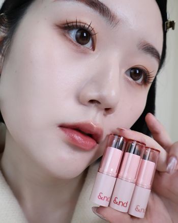 Romand的副牌「&nd」在日本和lawson合作推出的潤色護唇膏💄