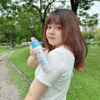 【防曬】夏日烈焰也能安心防曬_自白肌玻尿酸保濕涼感防曬噴霧