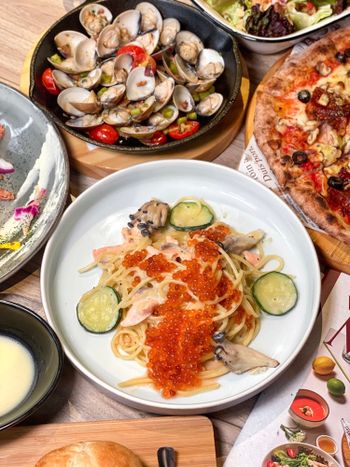 浮誇鮭魚卵義大利麵🍝超牽絲披薩🍕