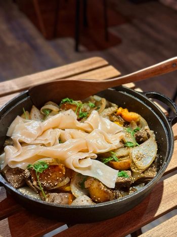 【台北南港展覽館】羊排炕鍋必點! 羊肉愛好者必去的藏式餐廳—青丹扎西🐐