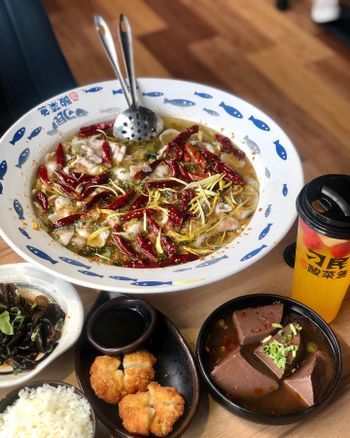 臺中北區美食｜刁民酸菜魚．酸!麻!辣!的口感開胃又涮嘴!一鍋滿滿的份量吃超飽!!