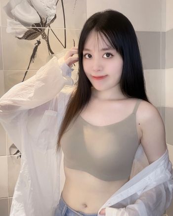 UNIQLO 無鋼圈美型胸罩親膚透氣穿上非常舒適