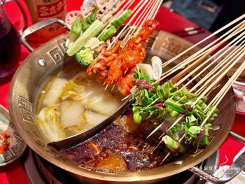 Karen吃台北信義安和營業到凌晨三點麻辣串串 鄰近通化街臨江街