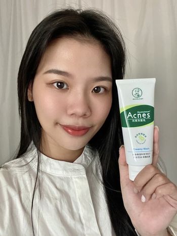 好像是雲朵在洗臉太舒服了吧!國民洗面乳駕到｜ft.曼秀雷敦Acnes