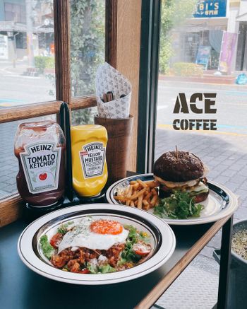 ▫️大阪▫️今日吃「Ace Coffee」酪梨與半熟蛋的美味組合漢堡