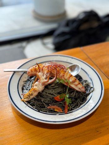 【台中西區】透過吃環遊世界 餐點選擇多但味道普通的異國餐館—Smoker Resto煙燻🍴