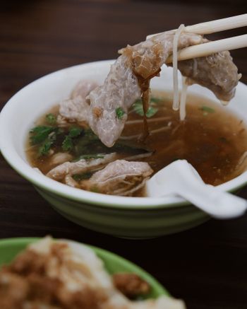 「台北X美食」平價又美味的"東門赤肉羹"