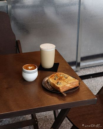 ㄩㄐ今天吃什麼？帶你們吃北投新開幕質感咖啡館｜Kingyo Cafe