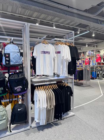 台北探店 客制NBA上衣 