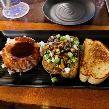 【美國- Montana】野牛肉專門美食餐廳│西黃石鎮美食│The Buffalo Bar