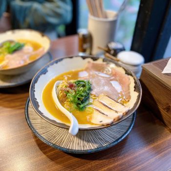台北▴大安區│人氣烏骨雞機白湯│Hanekin 麵屋．羽金