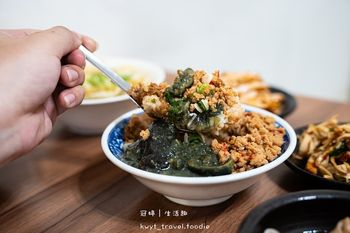 99元套餐，有三色飯加貢丸湯！