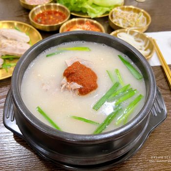 台北▴松山區│南京三民站美食│韓國人開的韓式豬肉湯飯│釜山湯飯 부산국밥