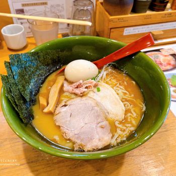 【日本-東京】人氣極高的魚介系拉麵名店│烤飛魚鹽味拉麵│焼きあご塩らー麺たかはし銀座店
