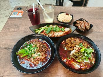 “古亭站美食”蜀來飽重慶小麵-->吃過就回不去的經典酸辣粉/口水雞/各類四川經典推薦!!