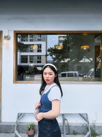 盛夏就是牛仔的天下！示範清爽的韓系牛仔穿搭，方便逛街走路時尚的上街！