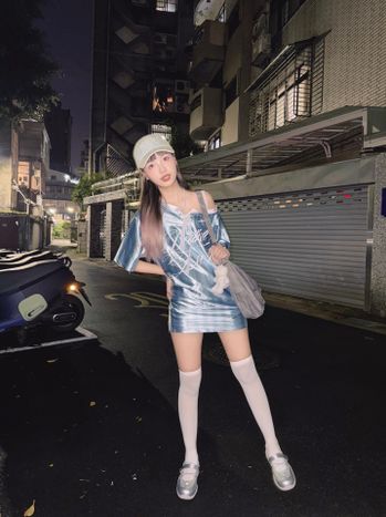 晚上這樣穿 開閃光拍照超好看📸