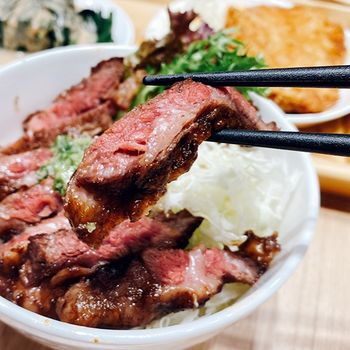 限量的牛橫膈膜丼飯