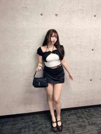 穿搭永遠離不開黑白配色🐈‍⬛🐼