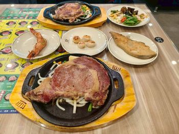 “中和美食推薦”貴族世家牛排中和中山店-平價超高CP值沙拉吧/甜品/炸物/現煮鮮食/水果/冷盤/飲料通通吃喝到飽!!