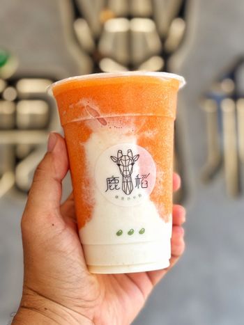 鹿港老街必喝木瓜沙牛奶😍😍