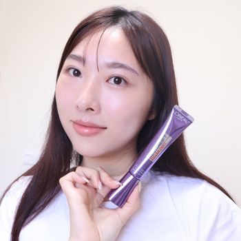 女孩們可以放心大笑了😄 巴黎萊雅玻尿酸眼霜級撫紋精華霜 好有感！！  