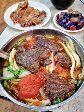台北｜酸爽濃郁的番茄牛肉麵