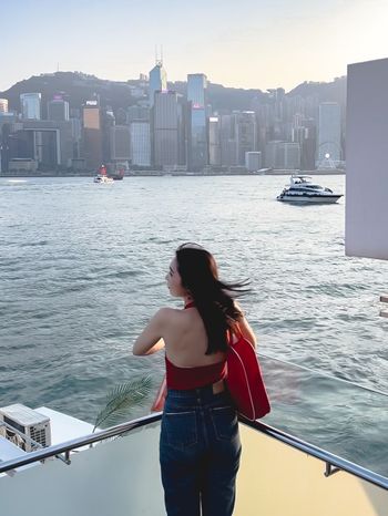 來看看白天、日落的維多利亞港🌄 真的好熱！