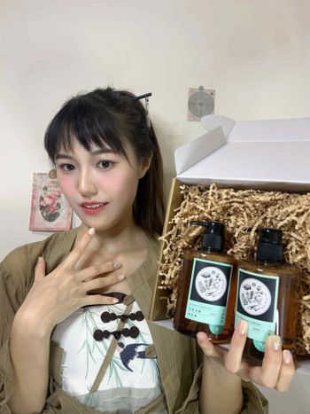 今年我的辦公桌必備小物 ✨就是上山採藥洗手液！