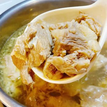 肉爆量的牛肉爐~超值! 還有萬元現金抽獎唷！