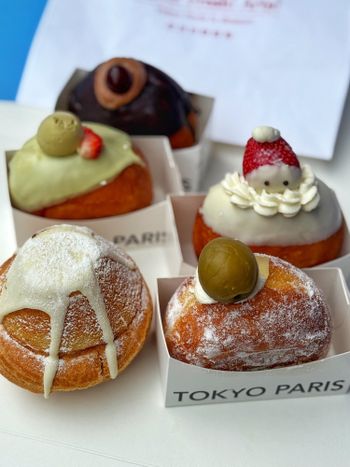 台北忠孝SOGO快閃聖誕生甜甜圈😍😍