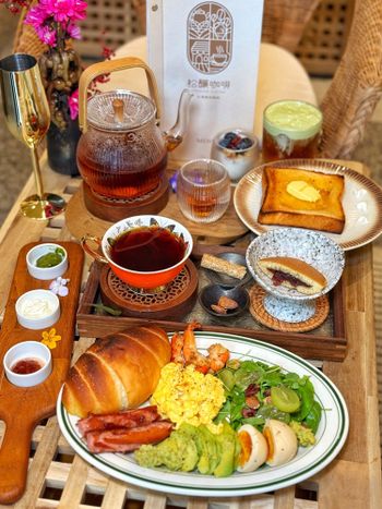 台中質感木雕咖啡廳😍😍還有早午餐👍