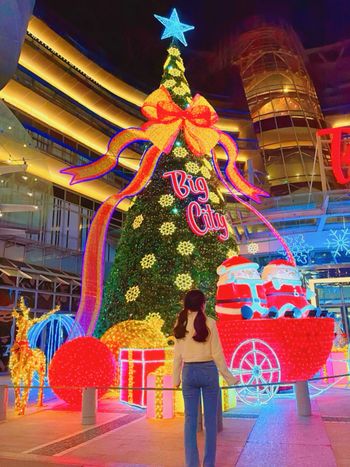 新竹巨城聖誕樹🎄 超美～～～～ 晚上更漂亮♡  15米高聖誕樹以「藝起發光」為主軸🎀超美