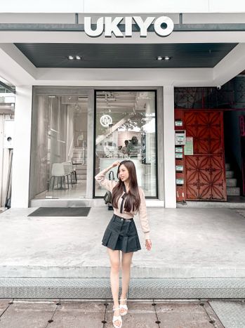 台北｜韓系工業風咖啡廳