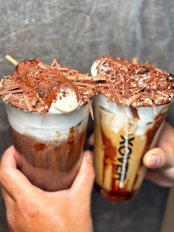 台灣也能喝到現刨巧克力摩卡😍😍