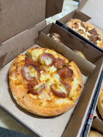 Pizza Hut 個人披薩「一翅一腿」只要90元