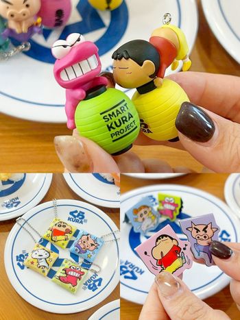 藏壽司最新扭蛋是蠟筆小新！「露屁屁小新吊飾、肥嘟嘟左衛門磁鐵」萌炸天，滿額再送小新零錢包！