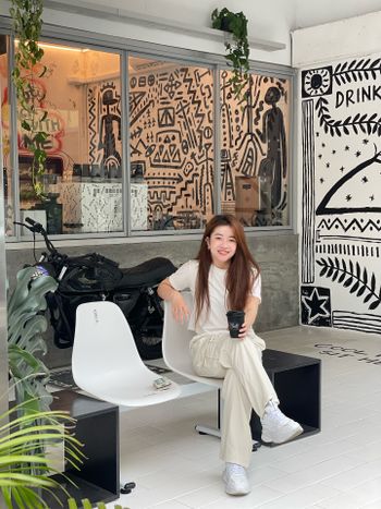 宜蘭｜ʙʟᴏᴄᴋ ᴄᴏꜰꜰᴇᴇ｜塗鴉的工業風咖啡廳