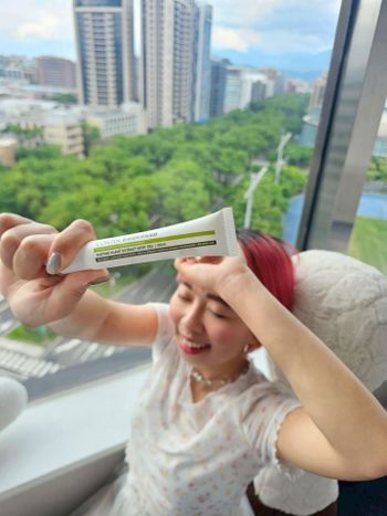 混合肌救星💚油光、痘痘、痘印一次解決，實測康定酵素淨痘凝膠的溫和實力！