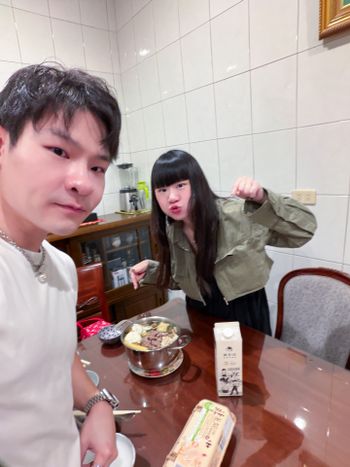 跟男友一起在家吃火鍋🍲
