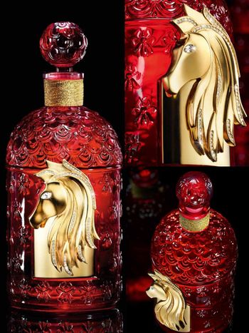 2026馬年高訂香水首發！嬌蘭限量「摯紅幸運淡香精」24K金＋施華洛世奇水晶馬首瓶身，奢華香氛天花板非它莫屬！
