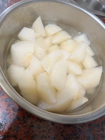 感冒救星🍐一起煮一碗熱熱的冰糖燉雪梨