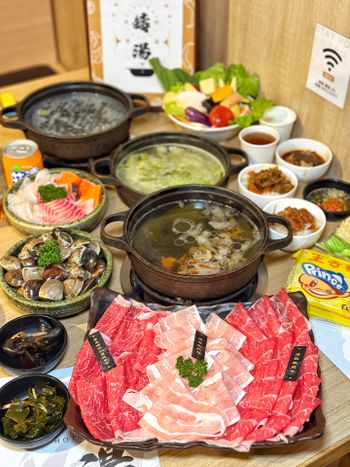 台中東區特色湯底火鍋店😍😍