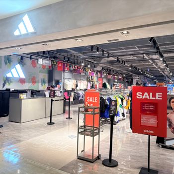 Adidas跑鞋