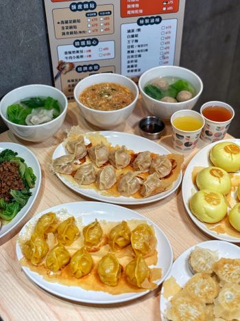 台中新店報報🎉爆汁煎餃&奶黃包還有自助吧😍😍