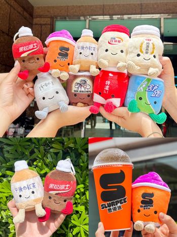 7-11開賣超可愛「Jellycat風」飲料小吊飾！「午後の紅茶奶茶、比菲多、黑松沙士」玩偶全都想帶回家！