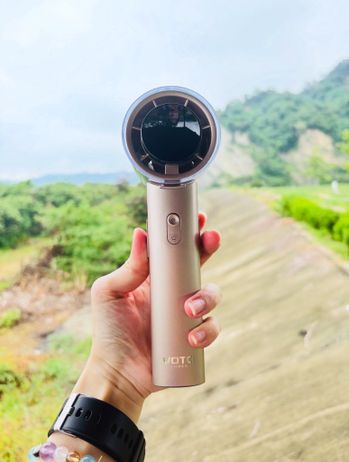 ❄️今年夏天最有感的小涼伴！VOTO手握製冷風扇🩵